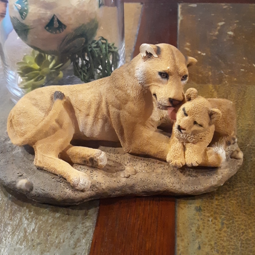 COPY - Living Stone statue